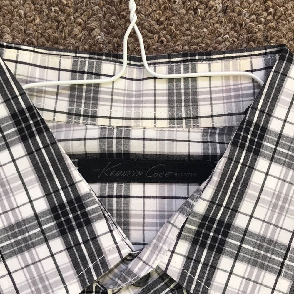 Men’s size medium Kenneth Cole plaid shirt